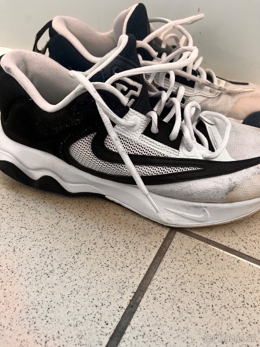 Nike tenisky este v zaruke