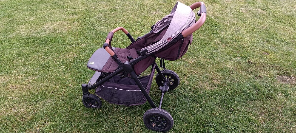 Športový kočík Petite &Mars Move II air light grey
