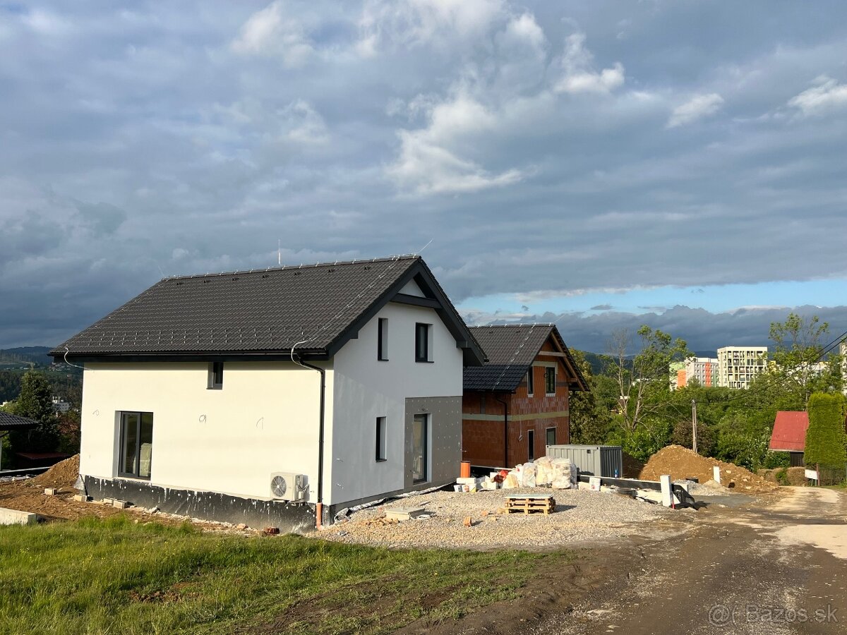TRIOREALITY - Novostavby RD na slnečných pozemkoch - Čadca