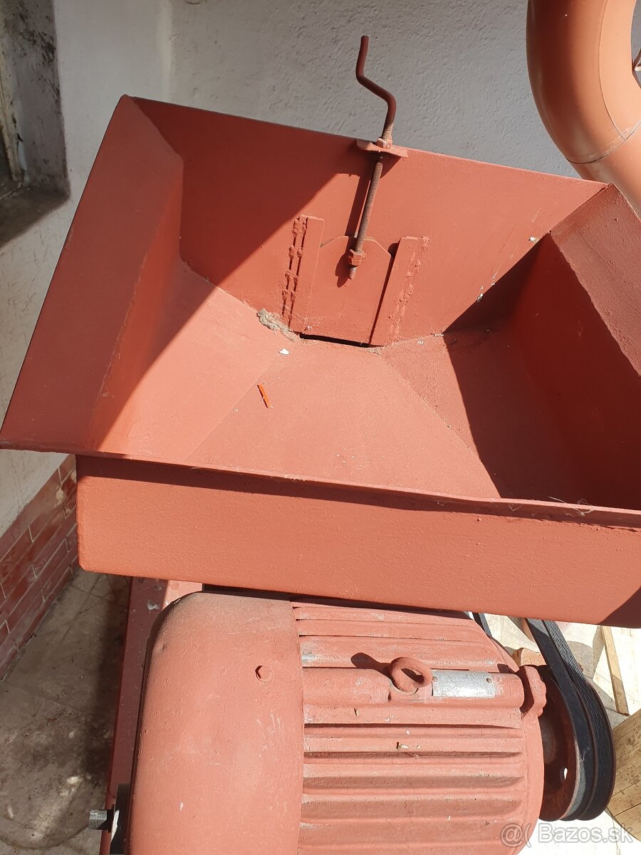 Šrotovnik na obilie