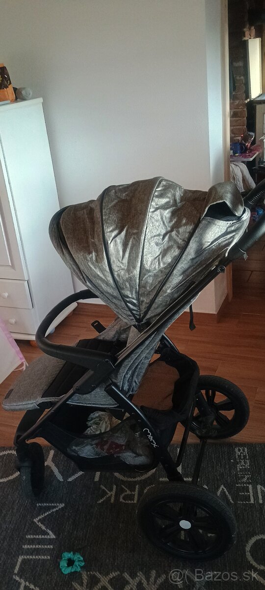 Sportovy kočík Momi