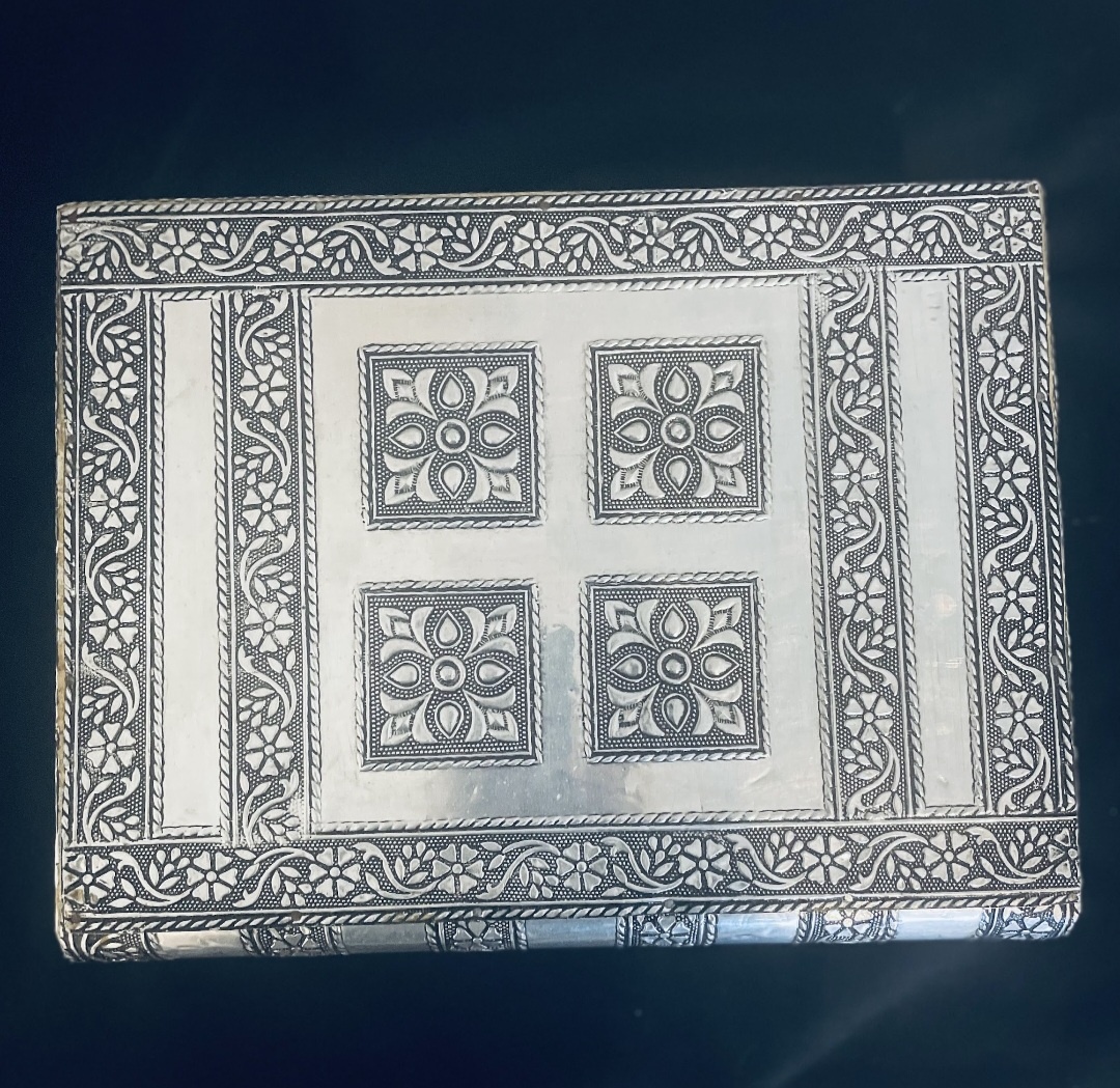 Starožitné šperkovnice a hrebeň