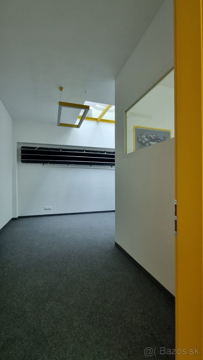 Kancelária Karlova Ves