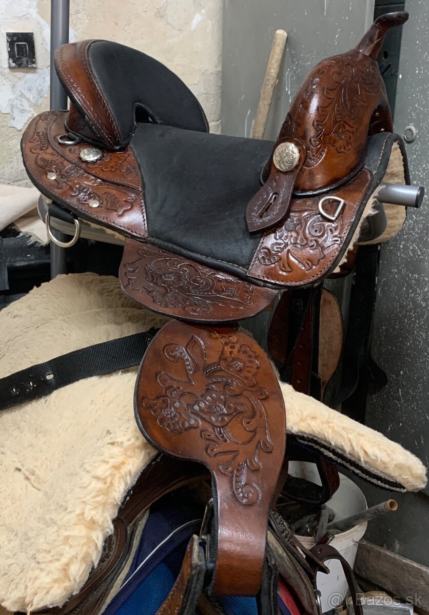 Westernové bezkostrové sedlo