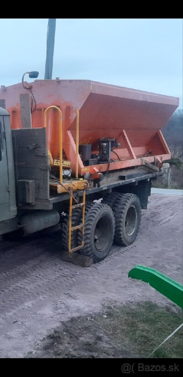 Liaz nadstavba sypač