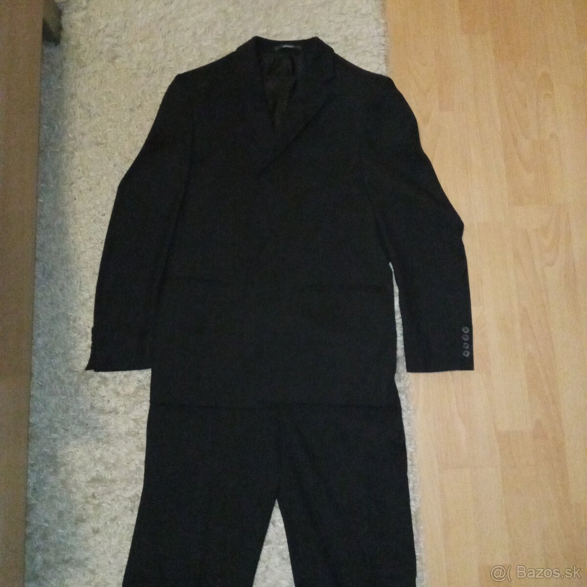 Pánsky čierny oblek
