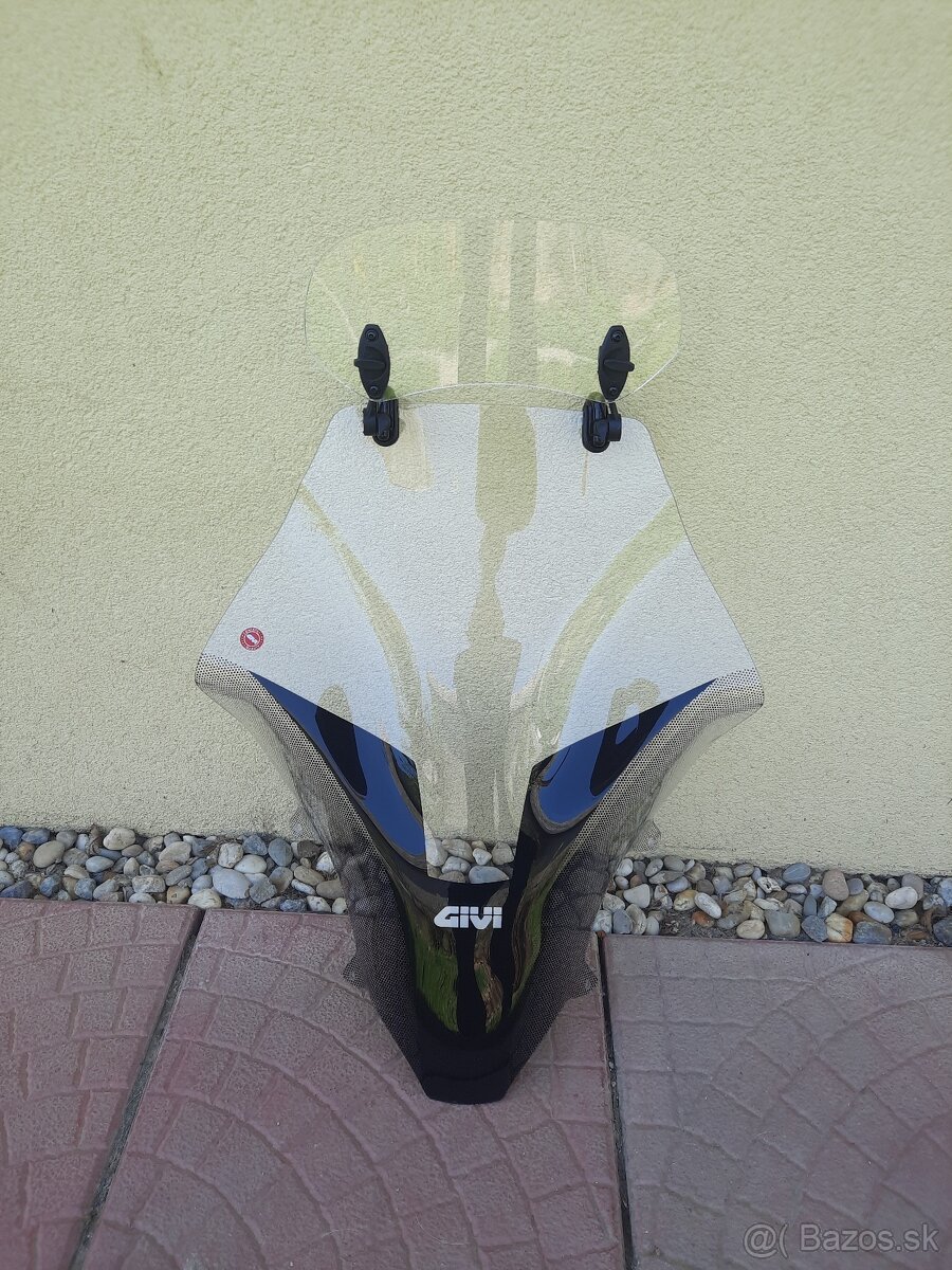 Plexisklo GIVI + deflektor na HONDA PCX 125