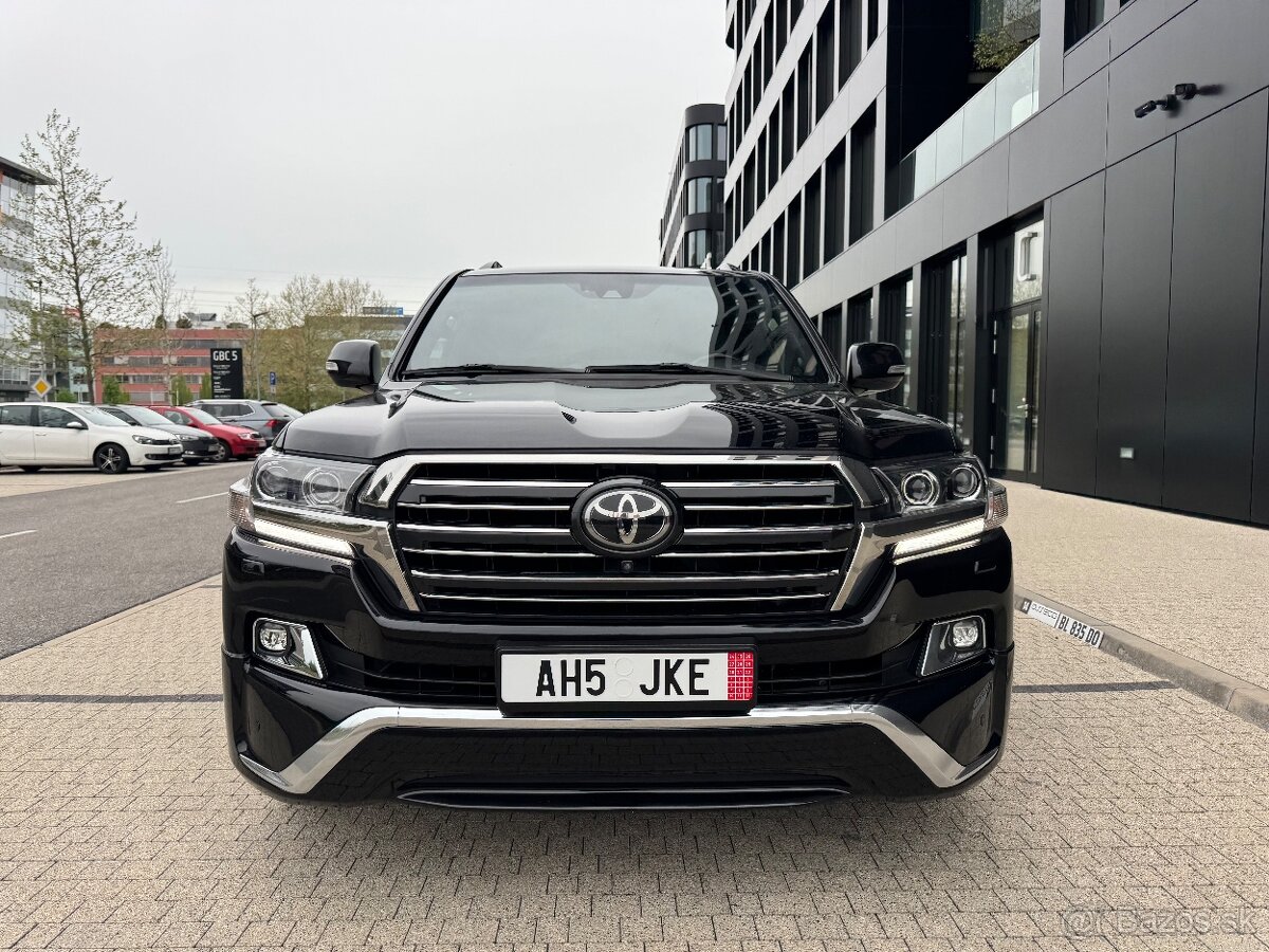 TOYOTA LAND CRUISER 200