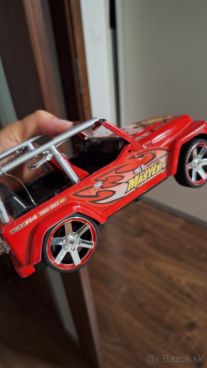 Auto terénne kovové