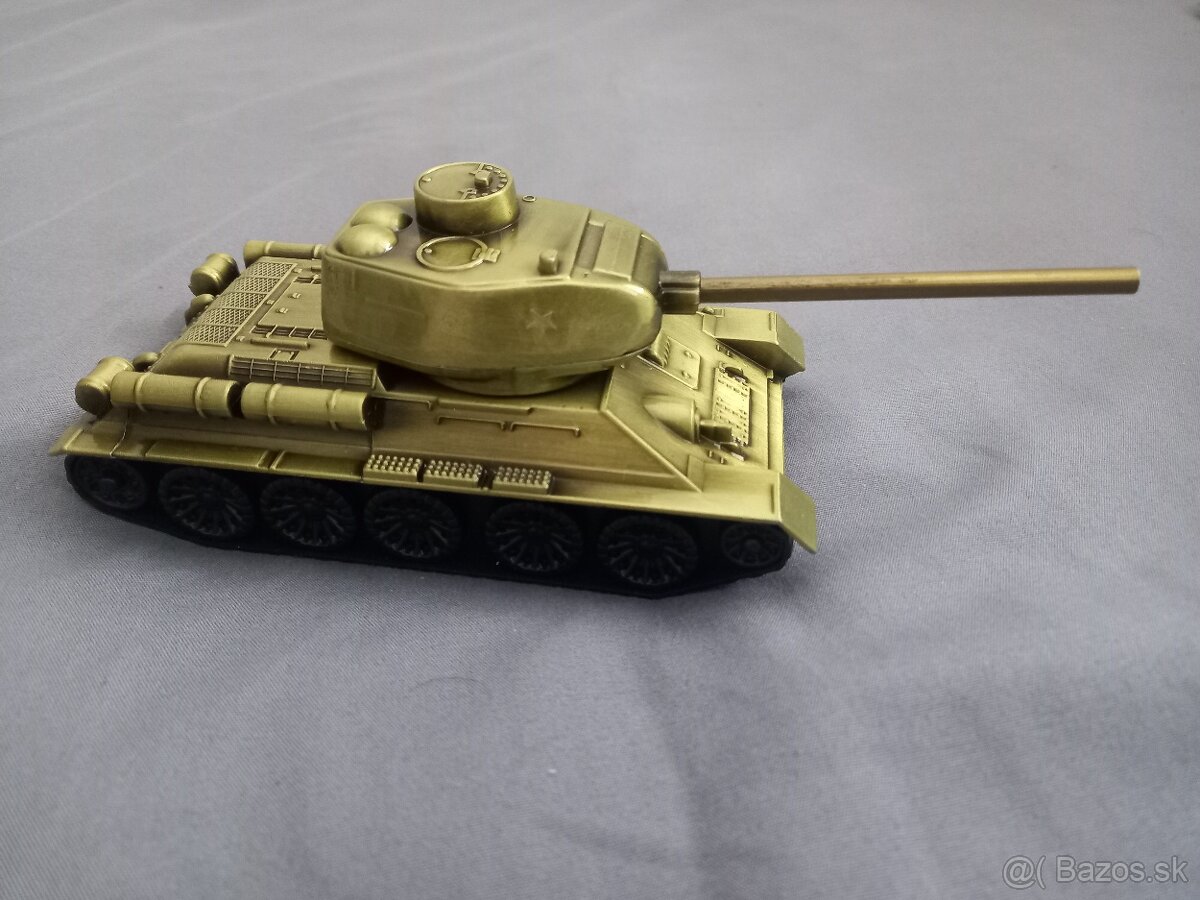 Tank T-34, kovový model
