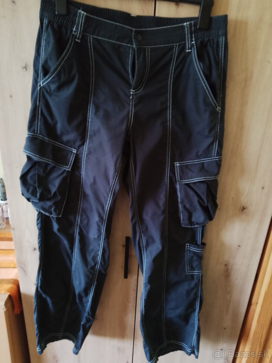 Siroke kapsacove nohavice H&M