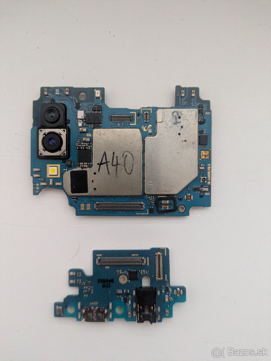 Samsung A40 základná a napajacia dosky