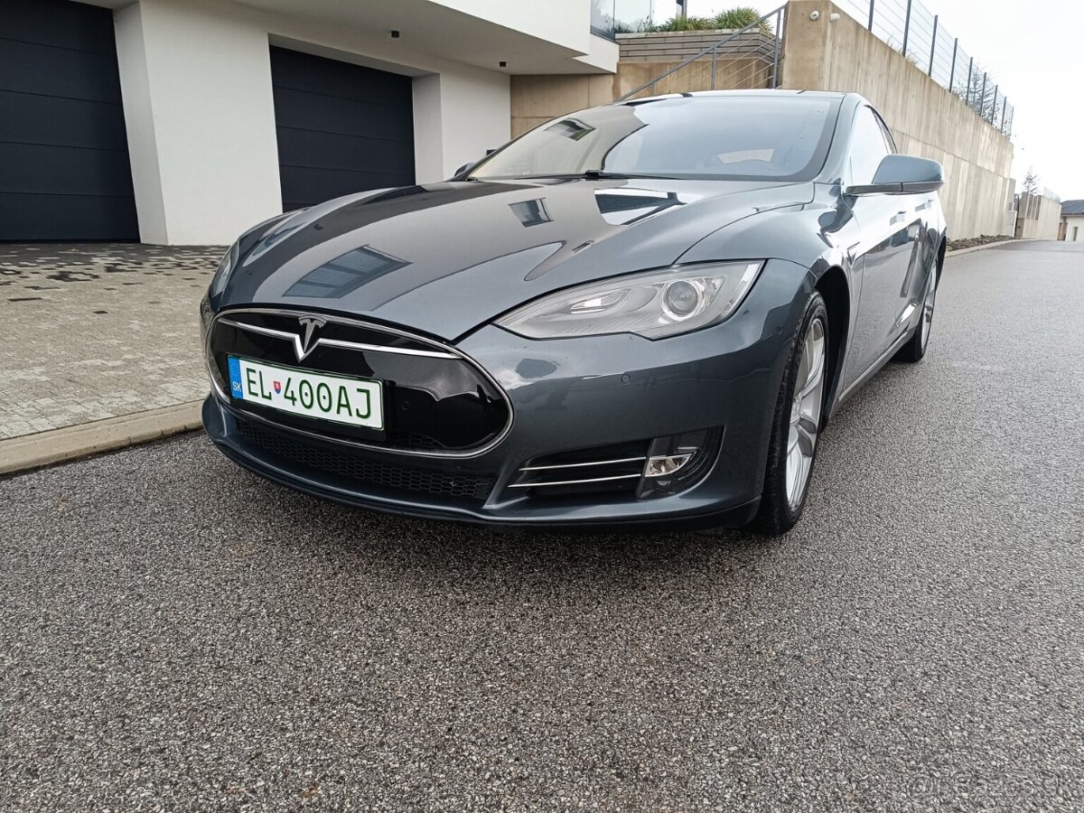 Predám Tesla model S 85 Znížená cena