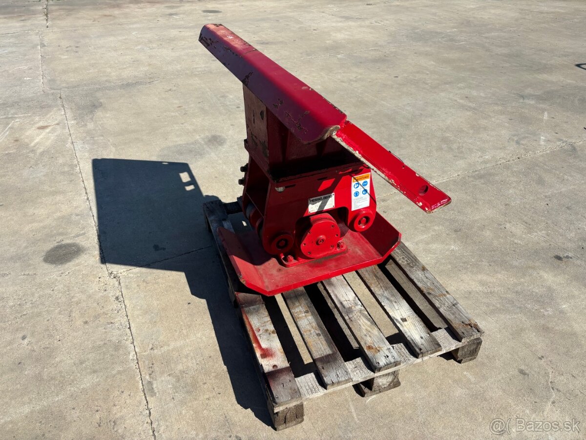 Vybračná doska na nakladač