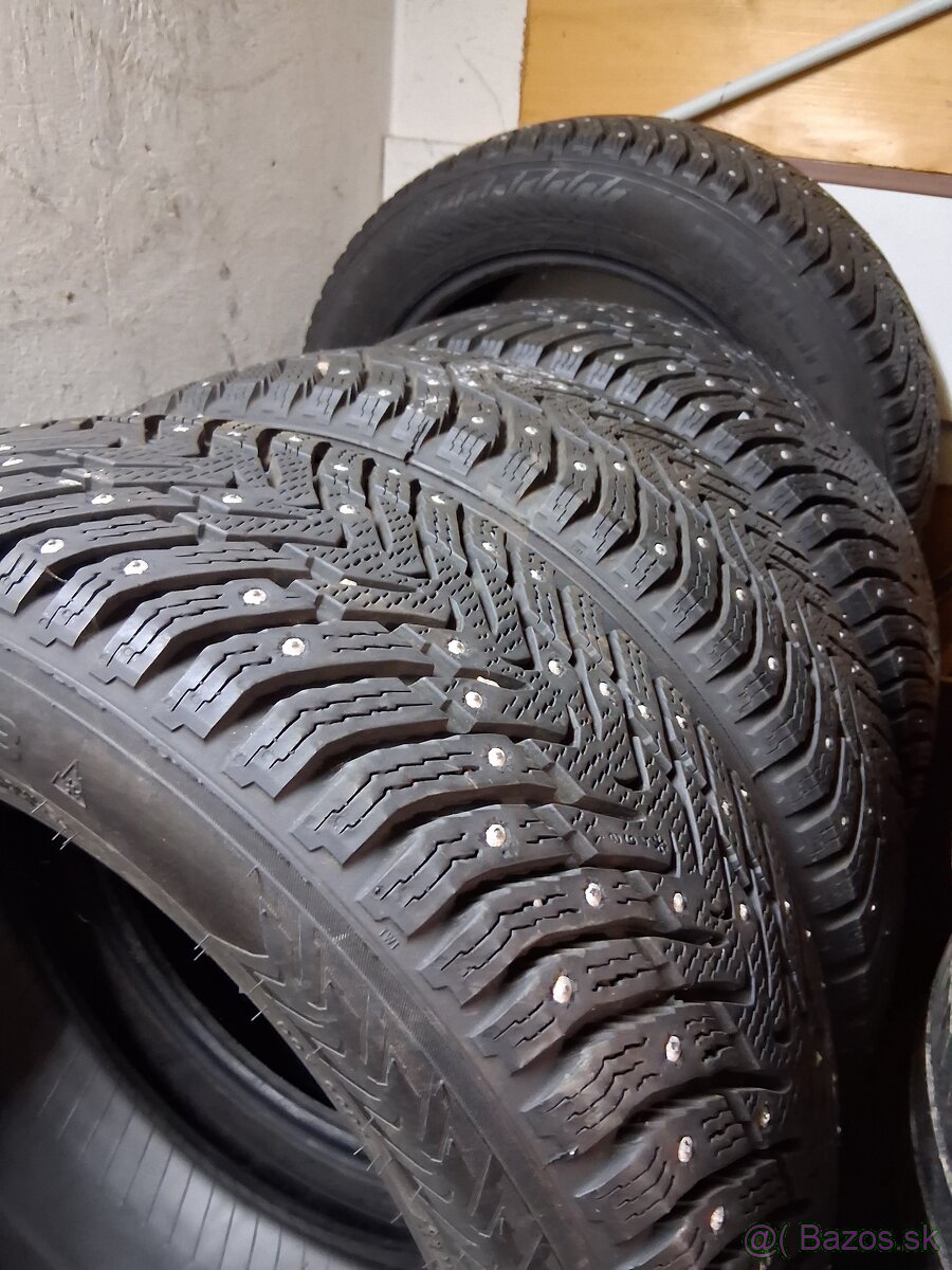 Nokian 215/55 R17