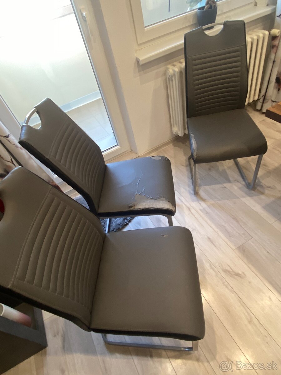 Predám jedálenské stoličky