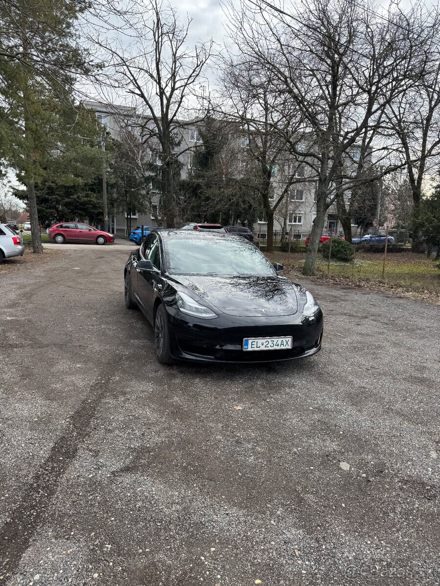 Tesla Model 3 Standard Range Plus (Premium)