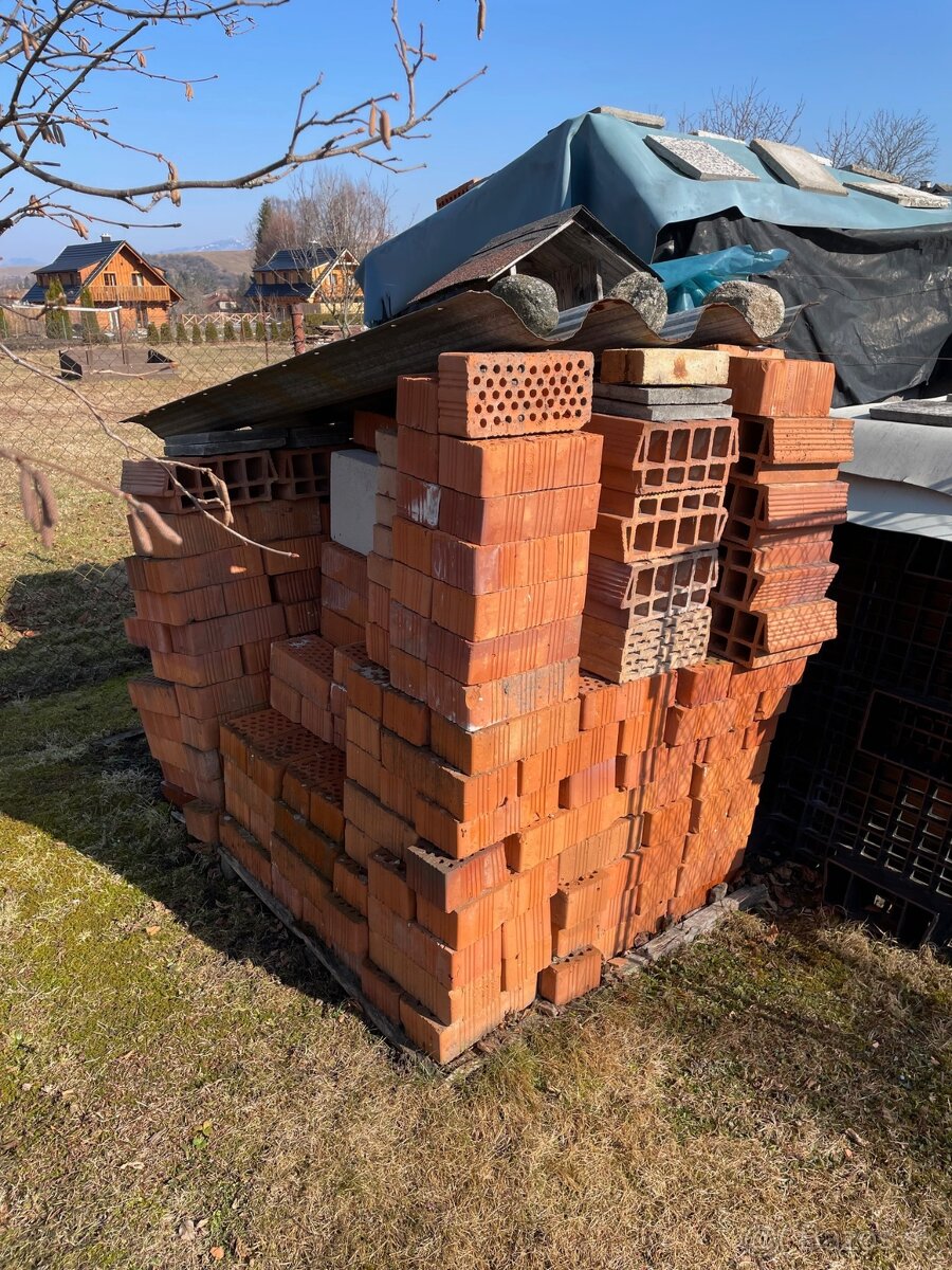 Staré tehly a kvádre