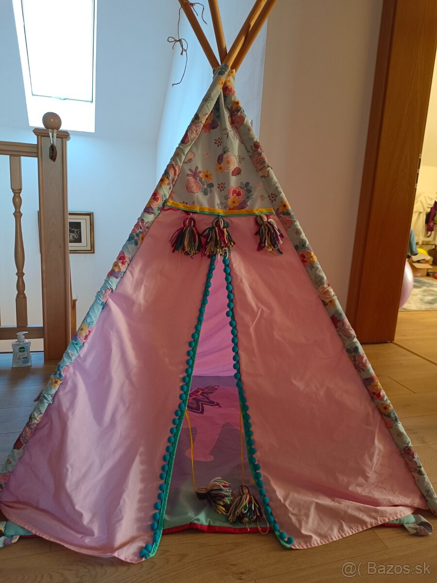 Znackovy stan Vigvam Teepee v boho štýle pre dievca
