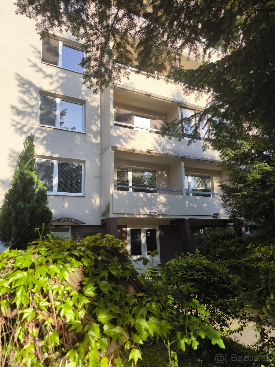 2. izbový byt, sídlisko III., Prostejovská, Prešov