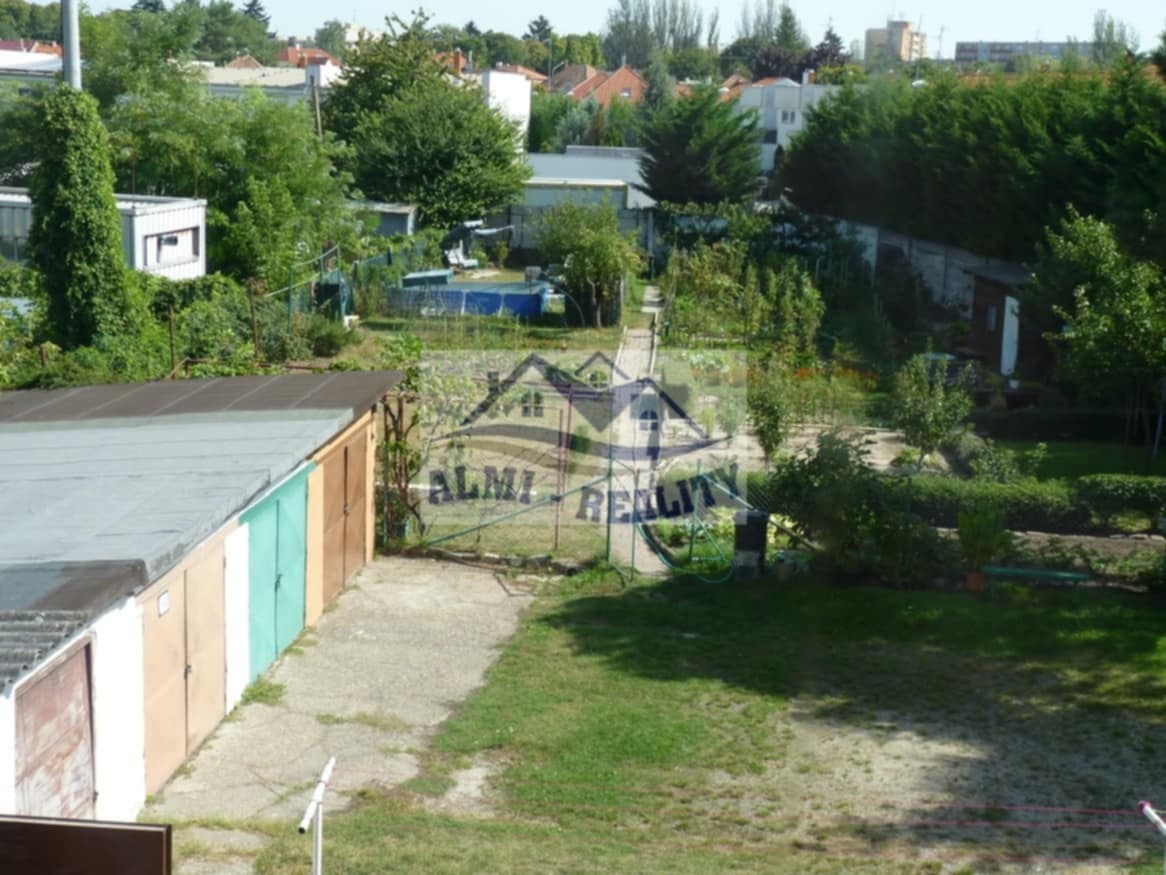 3izbový byt : garáž,záhrada