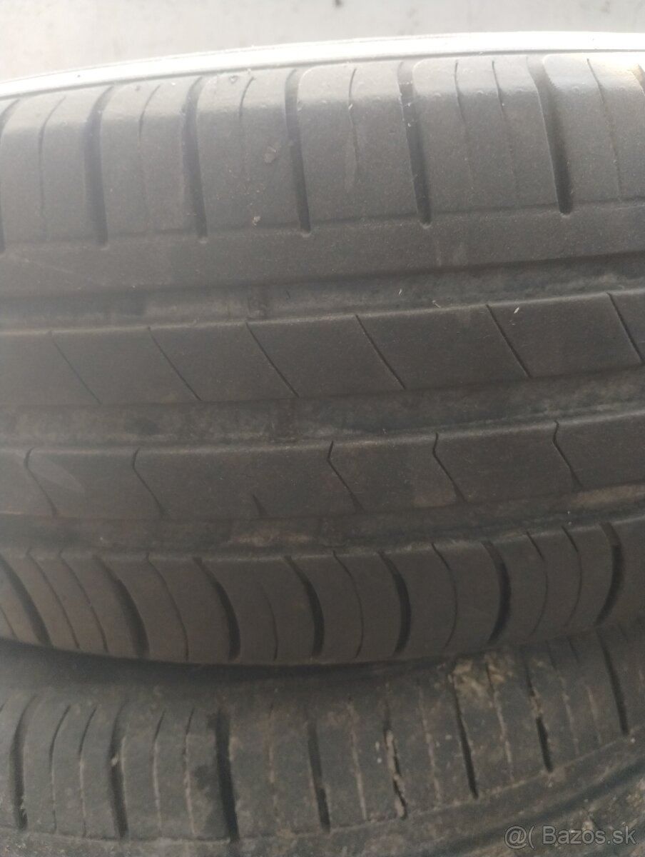 215/65R16 letné