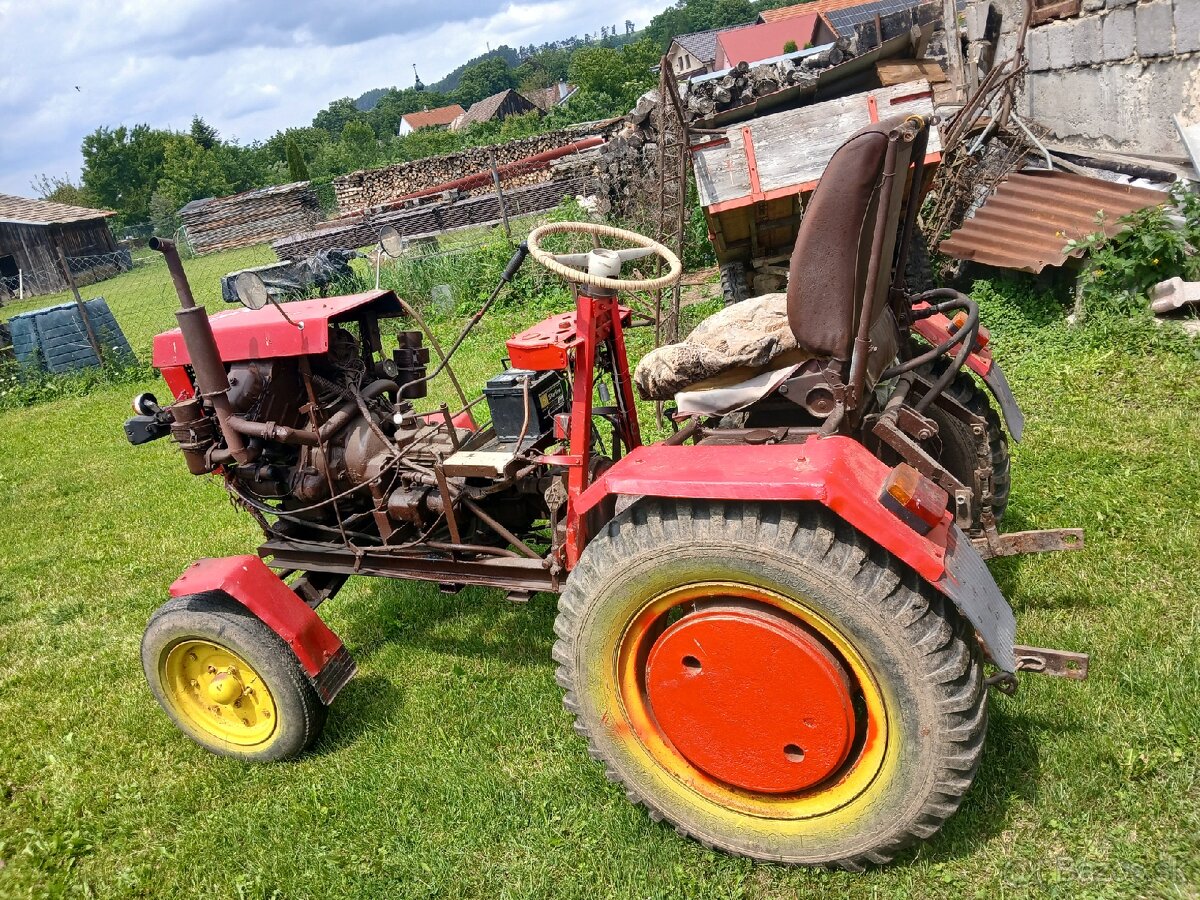 Traktor domácej výroby+príslušenstvo