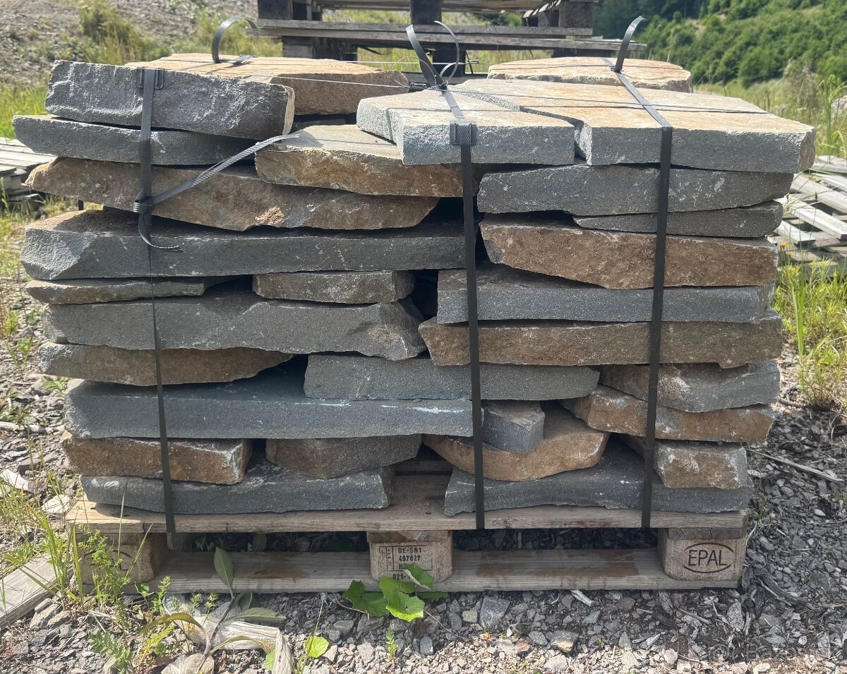 Šlapáky ,kameň na murovanie