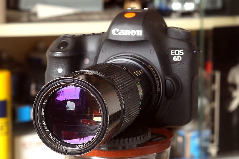 Canon FD 70-150mm / F4,5 / Canon EOS EF bajonet.