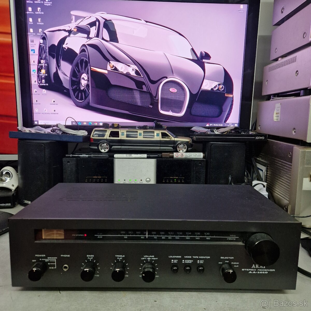 AKAI AA-1010...FM/AM stereo receiver...
