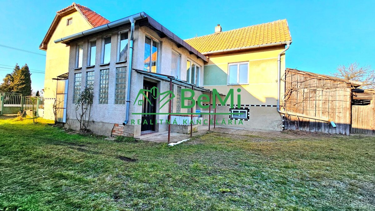 RODINNÝ DOM SO ZÁHRADOU A GARÁŽOU, ŠTRKOVEC - NA PREDAJ