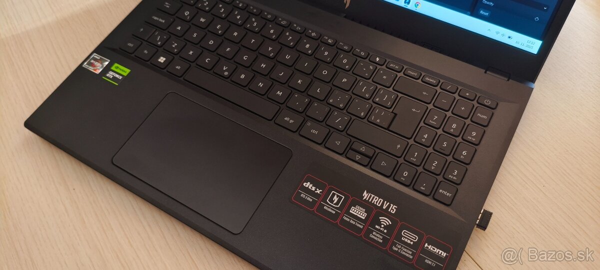 Predám notebook Acer Nitro V 15 Black