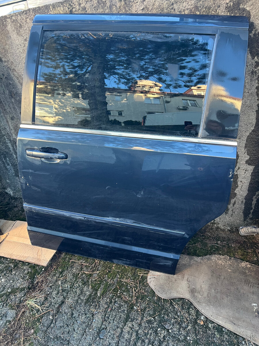 Chrysler Grand Voyager 08-20 Ľavé bočné dvere