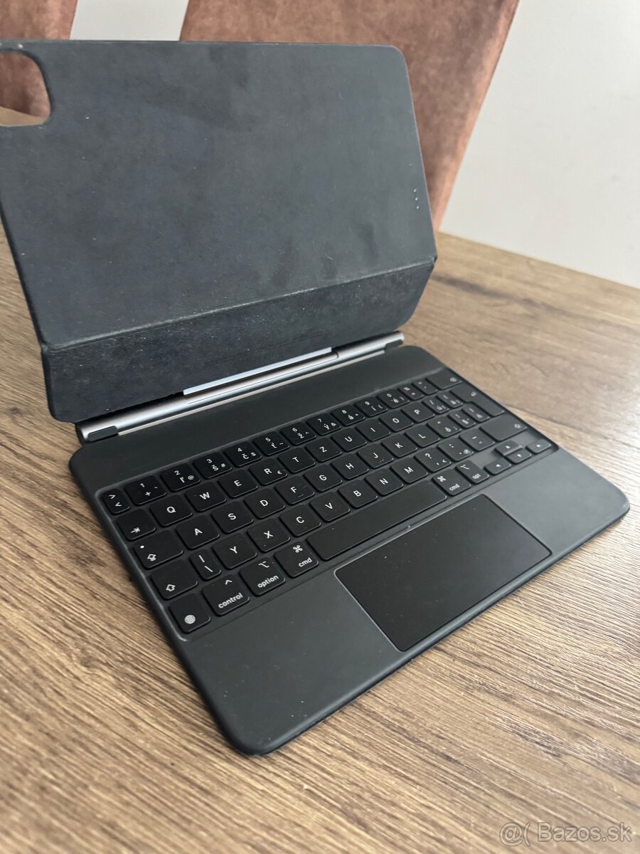 Predam Apple Magic Keyboard pre iPad 11
