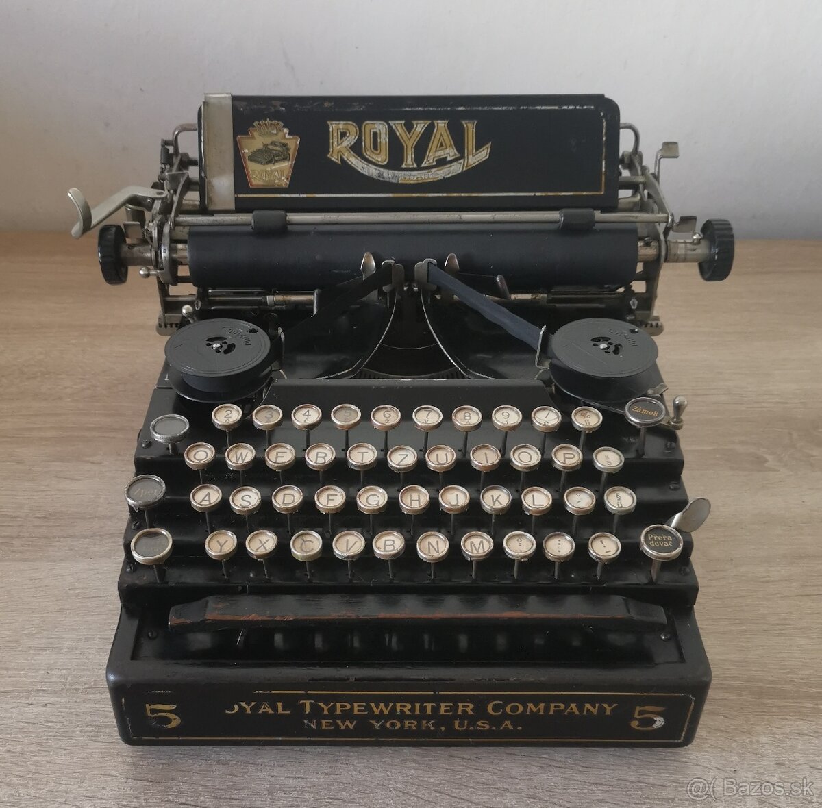 Starožitný písací stroj ROYAL 5 z roku 1912