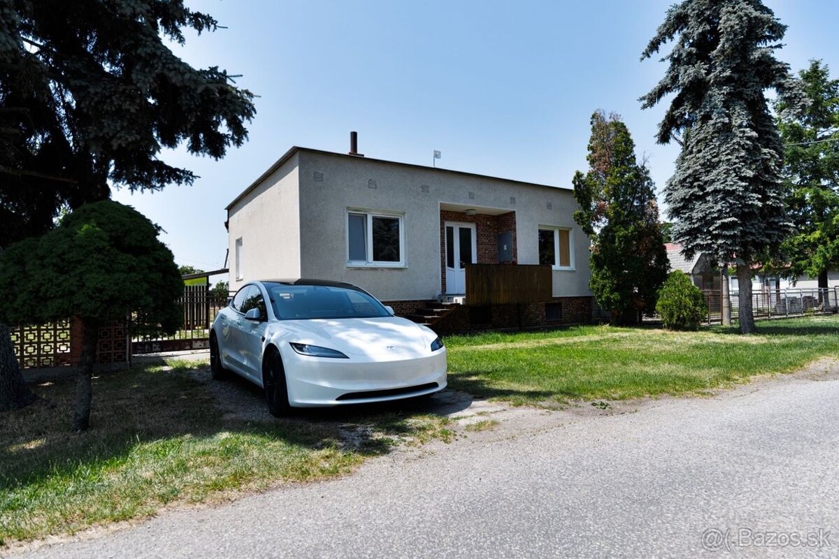 Na predaj: Rodinný dom s veľkým pozemkom– Šurany, časť Kopec