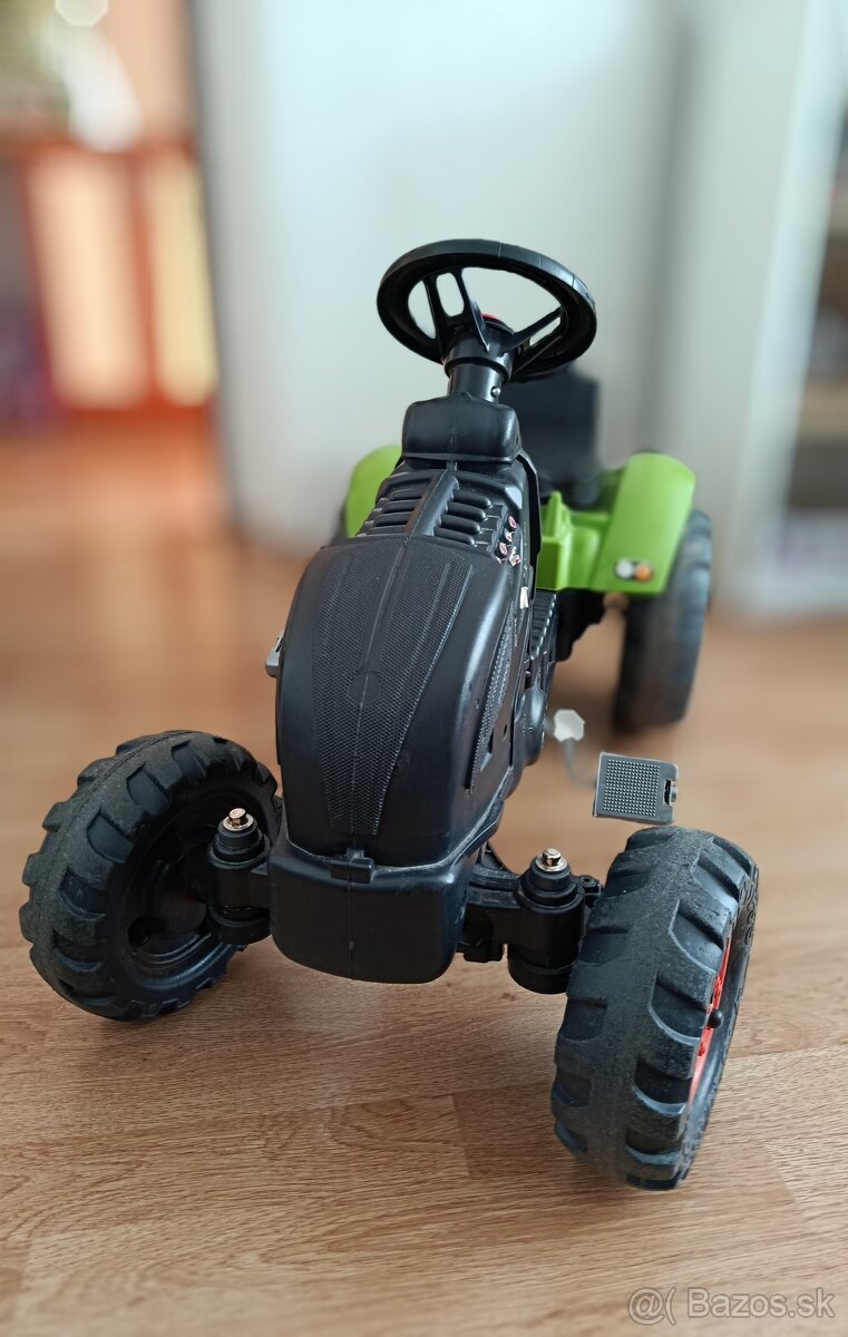 Detský traktor
