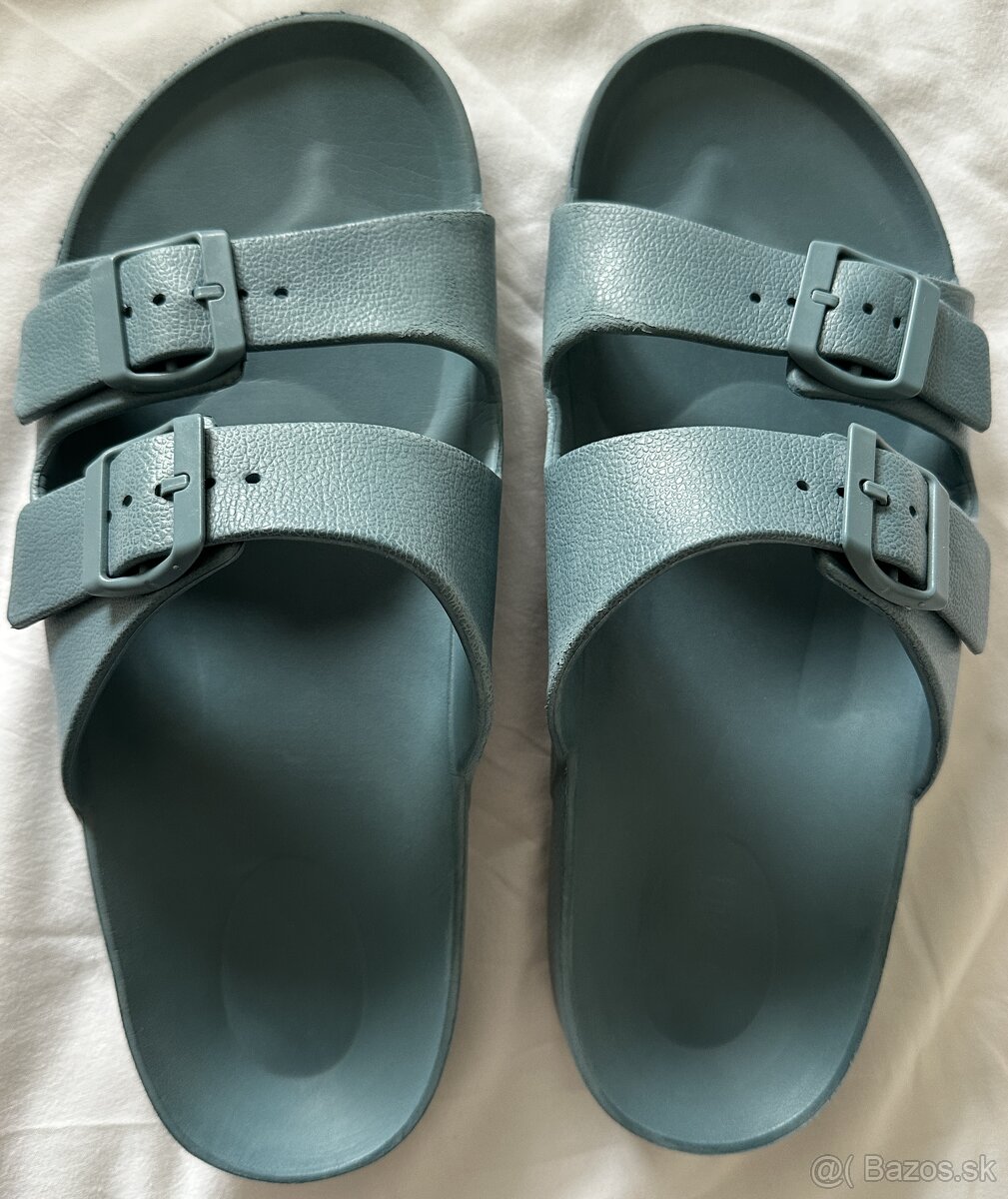 EU41-Unisex sandále s dvoma prackami za 5eur