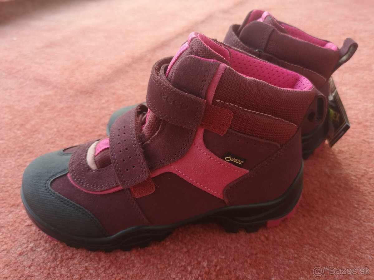 ECCO dievčenské zimné zateplené gore-tex topánky veľkosť 35