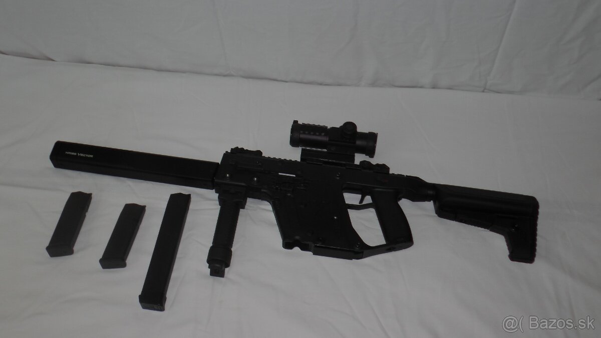 Kriss Vector, .45 ACP — 2×12 r. + 1×25 r., kolimátor Konus,