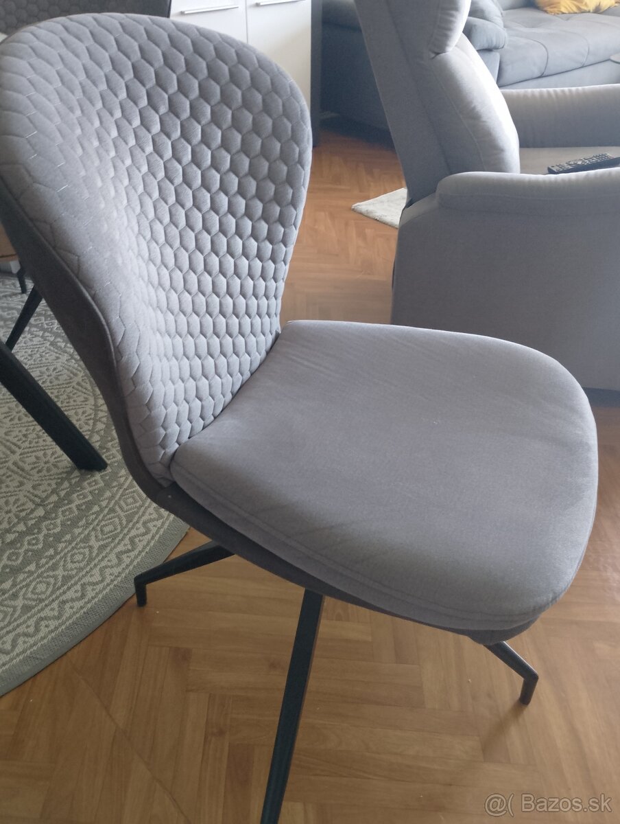 Jedálenské stoličky