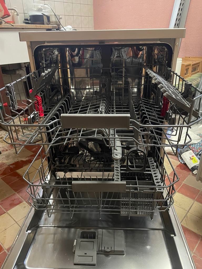 Predám umývačku riadu