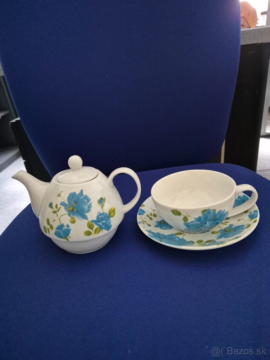 Predám porcelánovú súpravu na čaj