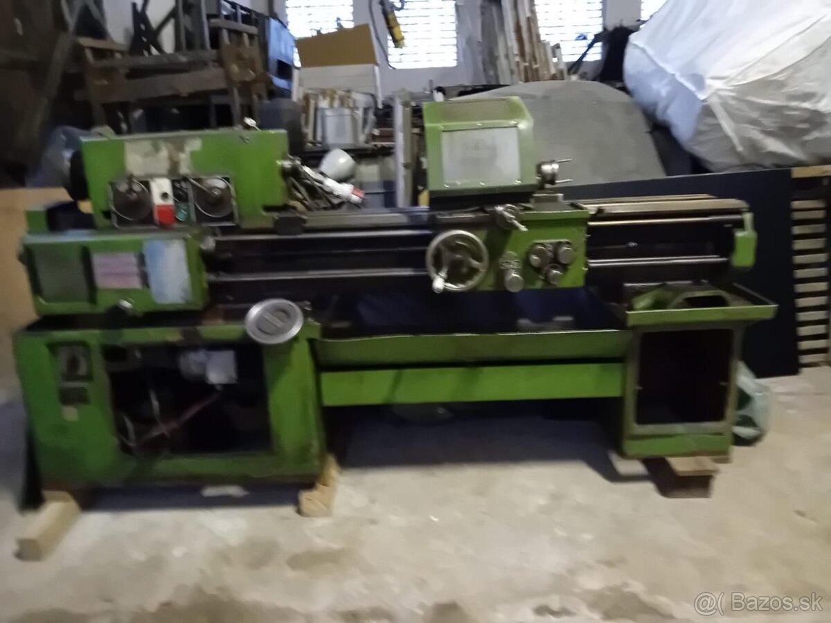 Hrotový soustruh TOS SV 18 RA/750