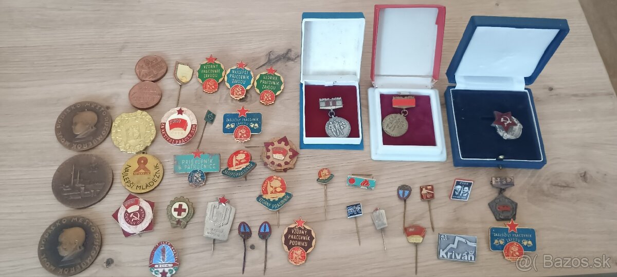 Predám rôzne odznaky, vyznamenania