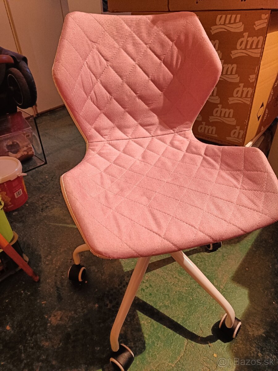 Kancelárska stolička