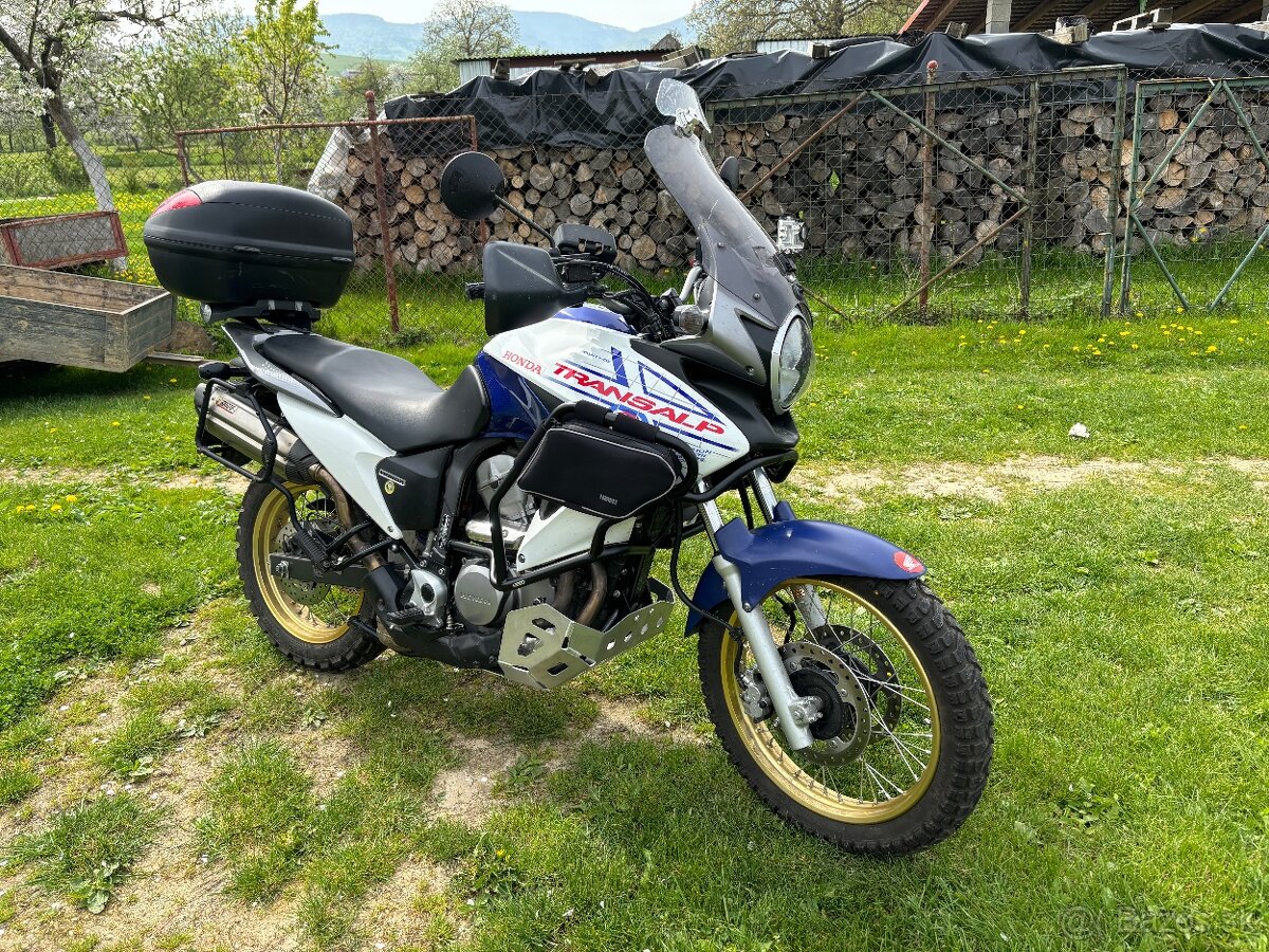 Honda transalp 700