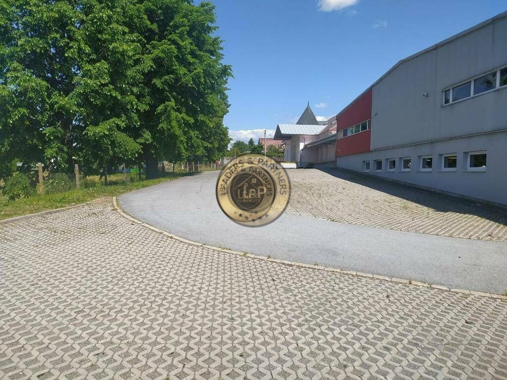 Na predaj logisticko priemyselný areál / sklad Prešov -- Ma