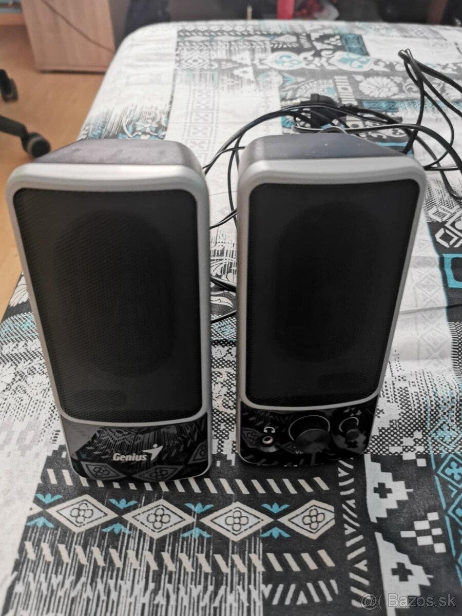 Predám reproduktory Genius (napájanie zo siete, 3,5 mm jack)