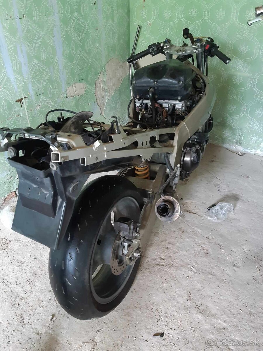 Rozpredám Kawasaki Ninja ZX-9R